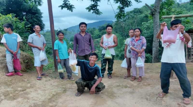 With the objective of helping poor farmers and to lessen their sufferings during the time of COVID-19 pandemic, the Ato Area Students’ Union (AASU) with assistance from SDAO Niuland distributed agricultural seeds to 203 families under Ato Area. The agricultural seeds included Maize, Soybean, Pigeon pea (Arhar dal). (Photo Courtesy: AASU)